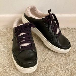 Dr. Scholl’s 6.5 All In Cozy Black Leather Faux Shearling Lace-Up Sneakers